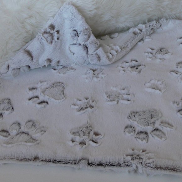 Pet Comforting Calming Blanket - Picture 4 of 6